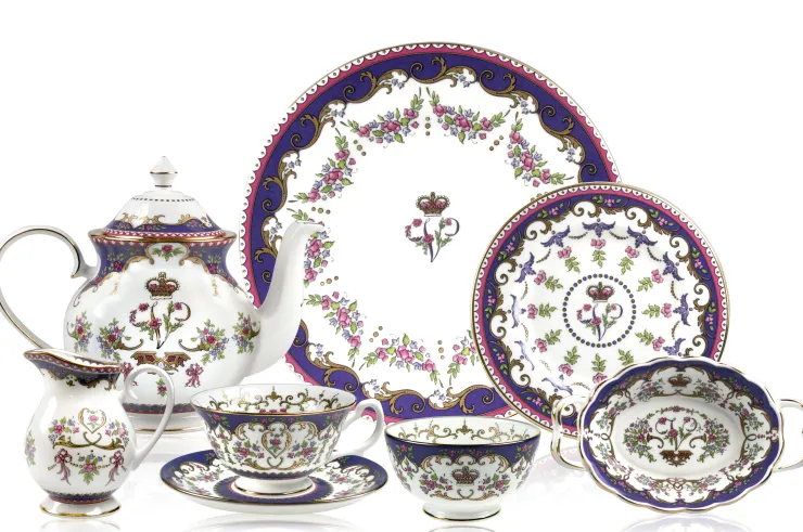 Queen Victoria 4 Cup Teapot*Royal Collection Shop Outlet